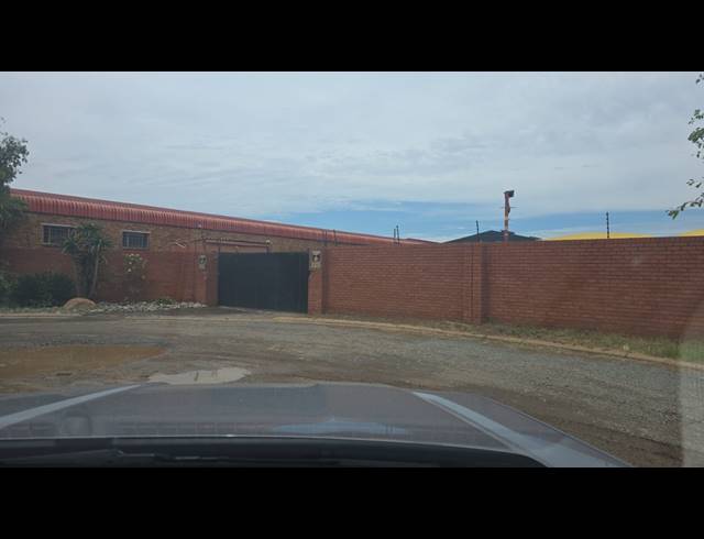 2,000M² INDUSTRIAL YARD TO LET IN ALRODE SOUTH